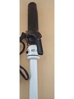 Hot Tools Pro Artist HTBW46 Nano Ceramic 1.25-Inch Curling Iron White Black